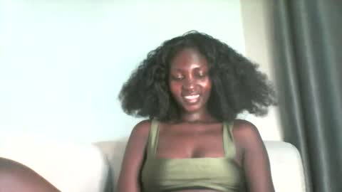 Snapshot of smileykesh chatting on 09/18/25, 06:10 smileykesh online show from 09/18/25, 06:10