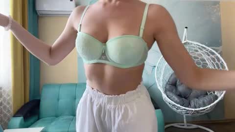 Snapshot of smiling_riddle chatting on 03/19/26, 10:08 smiling_riddle online show from 03/19/26, 10:08