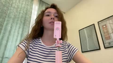 Snapshot of smiling_riddle chatting on 04/14/26, 08:31 smiling_riddle online show from 04/14/26, 08:31