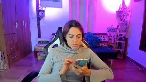 Snapshot of smilingsalor chatting on 09/21/25, 12:23 SmilingSalor online show from 09/21/25, 12:23