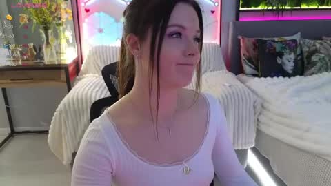 Snapshot of smilym chatting on 04/12/26, 03:00 smilym online show from 04/12/26, 03:00