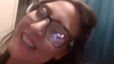 Snapshot of smokahontassxo chatting on 10/21/25, 12:11 Smokahontassxo online show from 10/21/25, 12:11