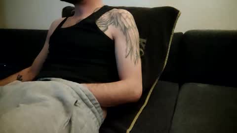 Snapshot of smokeandwatching chatting on 01/22/25, 05:05 Smokeandwatching online show from 01/22/25, 05:05