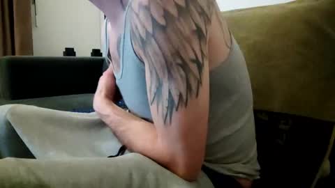 Snapshot of smokeandwatching chatting on 02/04/25, 11:06 Smokeandwatching online show from 02/04/25, 11:06