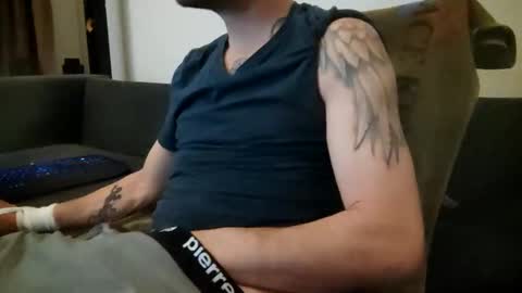 Snapshot of smokeandwatching chatting on 03/10/25, 09:29 Smokeandwatching online show from 03/10/25, 09:29