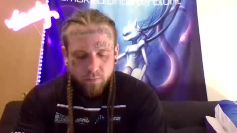 Snapshot of smokebluntafterblunt chatting on 04/20/26, 02:03 smoke online show from 04/20/26, 02:03