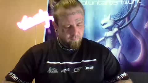 Snapshot of smokebluntafterblunt chatting on 05/29/26, 11:19 smoke online show from 05/29/26, 11:19