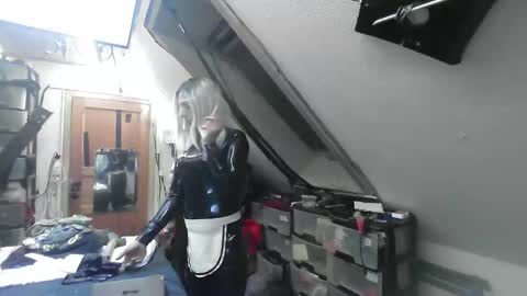 smokeslut365 online show from 09/30/25, 08:03