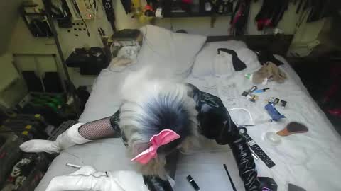 smokeslut365 online show from 10/24/25, 06:04