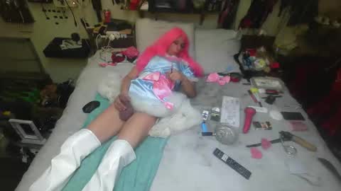 Snapshot of smokeslut365 chatting on 11/07/25, 05:40 smokeslut365 online show from 11/07/25, 05:40