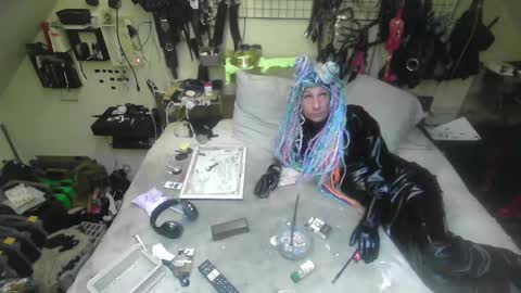 Snapshot of smokeslut365 chatting on 11/16/25, 10:15 smokeslut365 online show from 11/16/25, 10:15