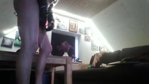 Snapshot of smokeslut365 chatting on 04/24/26, 06:16 smokeslut365 online show from 04/24/26, 06:16