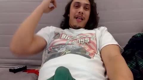 Snapshot of smokestar1991 chatting on 12/27/24, 01:32 SmokeStar online show from 12/27/24, 01:32