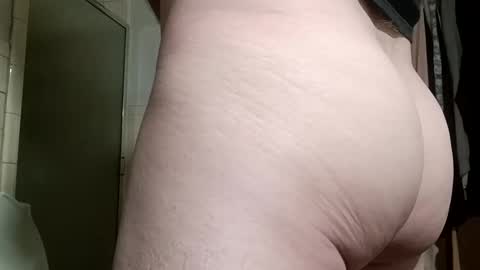 Snapshot of smokewagon22 chatting on 09/18/25, 07:43 smokewagon22 online show from 09/18/25, 07:43