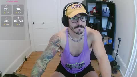 Snapshot of smokeylosy chatting on 10/21/25, 12:50 Johnny online show from 10/21/25, 12:50