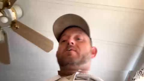 Snapshot of smokeymt420 chatting on 11/27/25, 07:27 smokeymt420 online show from 11/27/25, 07:27