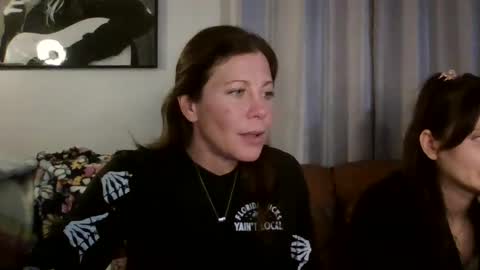 Snapshot of smokingpoptart420 chatting on 01/04/25, 02:56 WaterbongBarbie online show from 01/04/25, 02:56