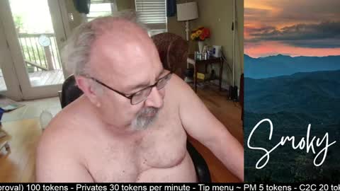 Snapshot of smokymountanman chatting on 05/16/26, 07:34 smokymountanman online show from 05/16/26, 07:34