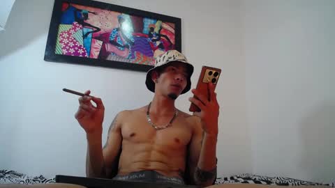 Snapshot of smooke_skinny chatting on 09/11/25, 06:52 Daniel Aston online show from 09/11/25, 06:52