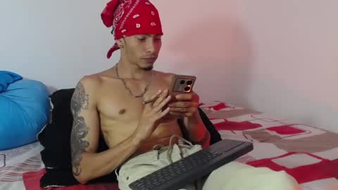 Snapshot of smooke_skinny chatting on 09/15/25, 07:58 Daniel Aston online show from 09/15/25, 07:58