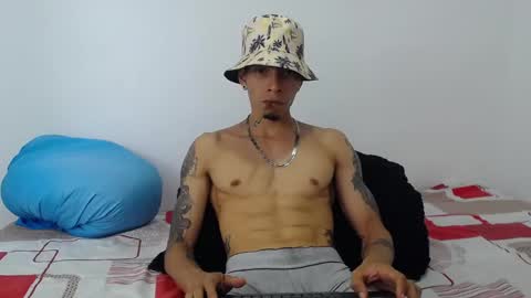 Snapshot of smooke_skinny chatting on 09/16/25, 07:15 Daniel Aston online show from 09/16/25, 07:15