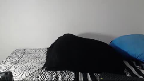 Snapshot of smooke_skinny chatting on 10/19/25, 08:42 Daniel Aston online show from 10/19/25, 08:42