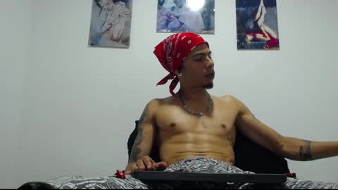 Snapshot of smooke_skinny chatting on 10/21/25, 06:58 Daniel Aston online show from 10/21/25, 06:58