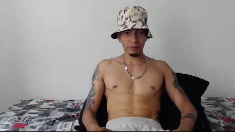 Snapshot of smooke_skinny chatting on 10/22/25, 07:24 Daniel Aston online show from 10/22/25, 07:24