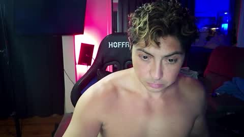 Snapshot of smoothjocknubie chatting on 10/18/25, 08:48 Myke Jackin online show from 10/18/25, 08:48