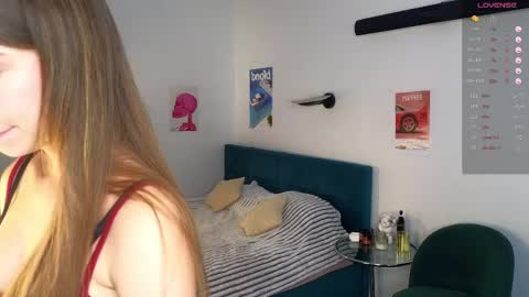 Snapshot of smoothnesss chatting on 04/01/26, 09:43 Eva online show from 04/01/26, 09:43