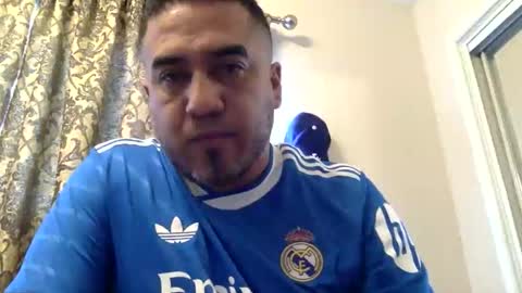 Snapshot of smoothstrik3r chatting on 03/19/26, 04:33 smoothstrik3r online show from 03/19/26, 04:33