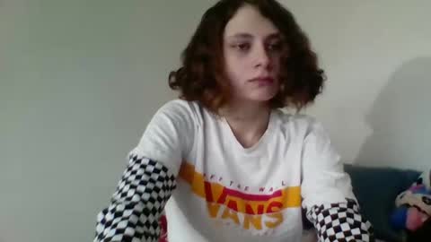 Snapshot of smoothvodka chatting on 01/01/25, 08:04 Bambi--Vodka online show from 01/01/25, 08:04