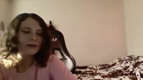 Snapshot of smoothvodka chatting on 04/03/26, 10:52 Bambi--Vodka online show from 04/03/26, 10:52