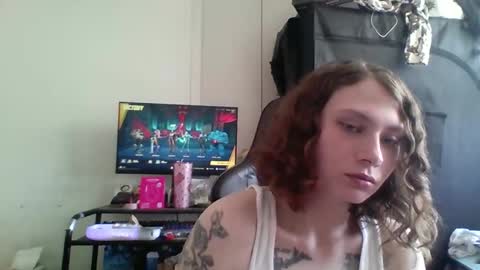 Snapshot of smoothvodka chatting on 04/18/26, 07:58 Bambi--Vodka online show from 04/18/26, 07:58