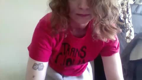 Snapshot of smoothvodka chatting on 05/01/26, 06:12 Bambi--Vodka online show from 05/01/26, 06:12
