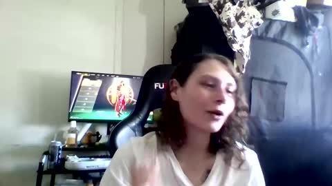 Snapshot of smoothvodka chatting on 05/20/26, 03:51 Bambi--Vodka online show from 05/20/26, 03:51