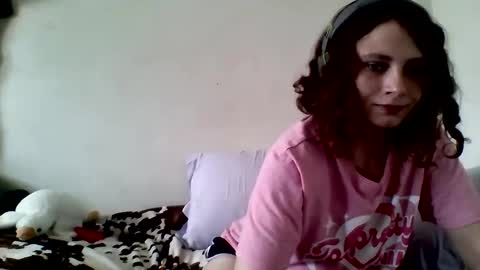 Snapshot of smoothvodka chatting on 05/31/26, 07:04 Bambi--Vodka online show from 05/31/26, 07:04