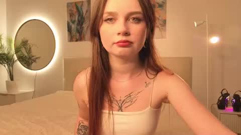 Snapshot of sn0wy_queen chatting on 06/16/26, 08:28 Lissy online show from 06/16/26, 08:28