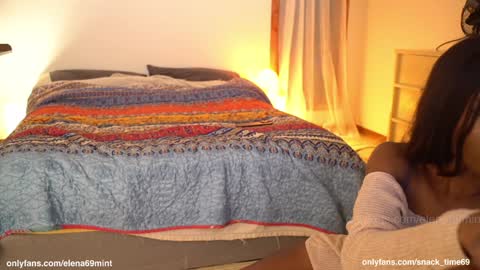 Elena and Herb online show from 01/11/25, 01:37