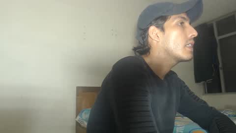 Snapshot of snackontime19 chatting on 09/16/25, 04:35 snackontime19 online show from 09/16/25, 04:35