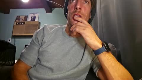 Snackyyyy online show from 02/17/26, 03:25