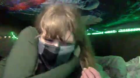 Snapshot of snafylnoel chatting on 04/20/26, 03:04 snafylnoel online show from 04/20/26, 03:04