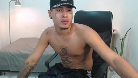 Snapshot of snak_master1 chatting on 09/12/25, 06:35 snak_master1 online show from 09/12/25, 06:35