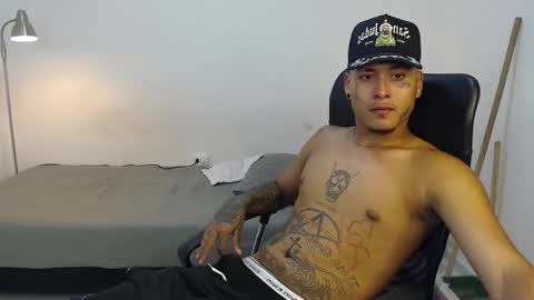 Snapshot of snak_master1 chatting on 09/18/25, 02:57 snak_master1 online show from 09/18/25, 02:57