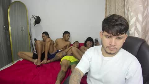 Snapshot of snak_master1 chatting on 09/24/25, 07:01 snak_master1 online show from 09/24/25, 07:01