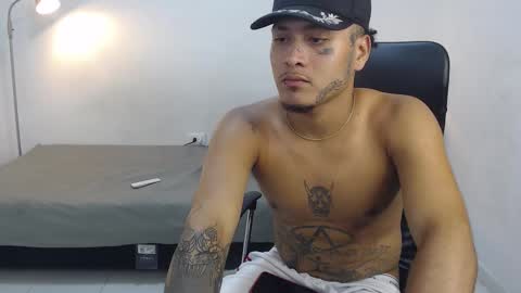 Snapshot of snak_master1 chatting on 09/25/25, 07:12 snak_master1 online show from 09/25/25, 07:12