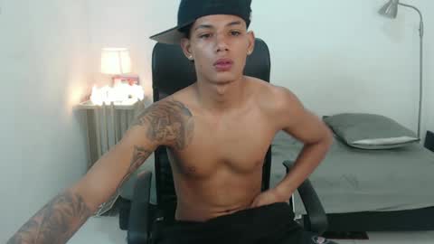 Snapshot of snak_master1 chatting on 10/03/25, 02:47 snak_master1 online show from 10/03/25, 02:47