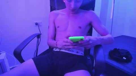 Snapshot of snak_master1 chatting on 11/20/25, 05:07 snak_master1 online show from 11/20/25, 05:07