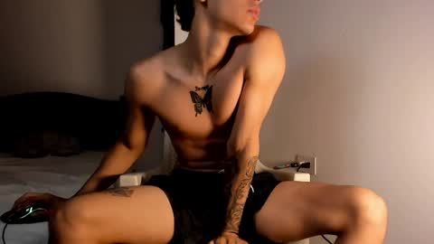 snakebutterfly online show from 01/04/25, 07:13