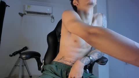 snakebutterfly online show from 09/19/25, 08:27